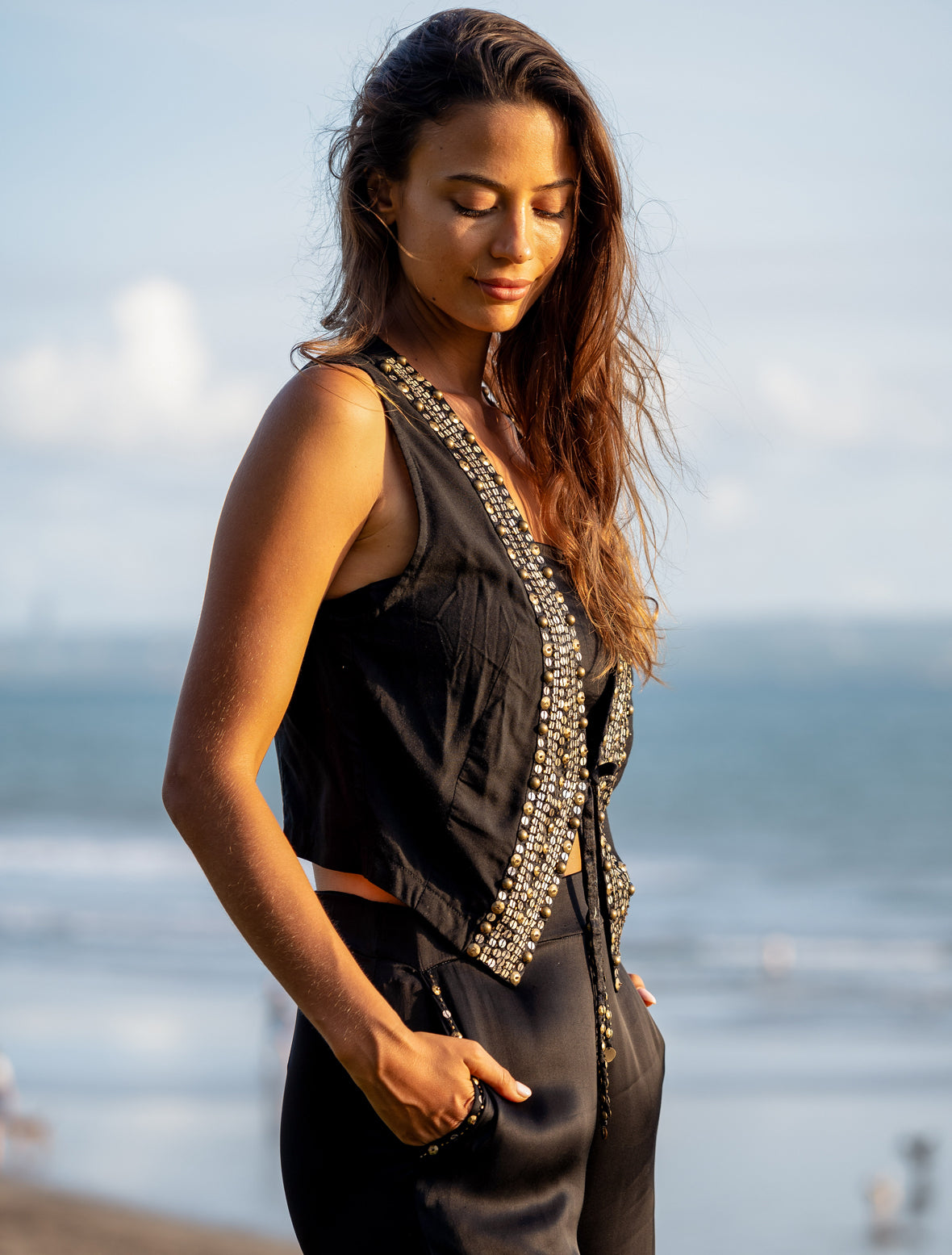 Rompi Victoria Annie