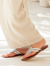 Sumba Medallion Sandal - Natural Sole