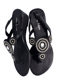 Victoria Quatro Medallion Mini Wedge